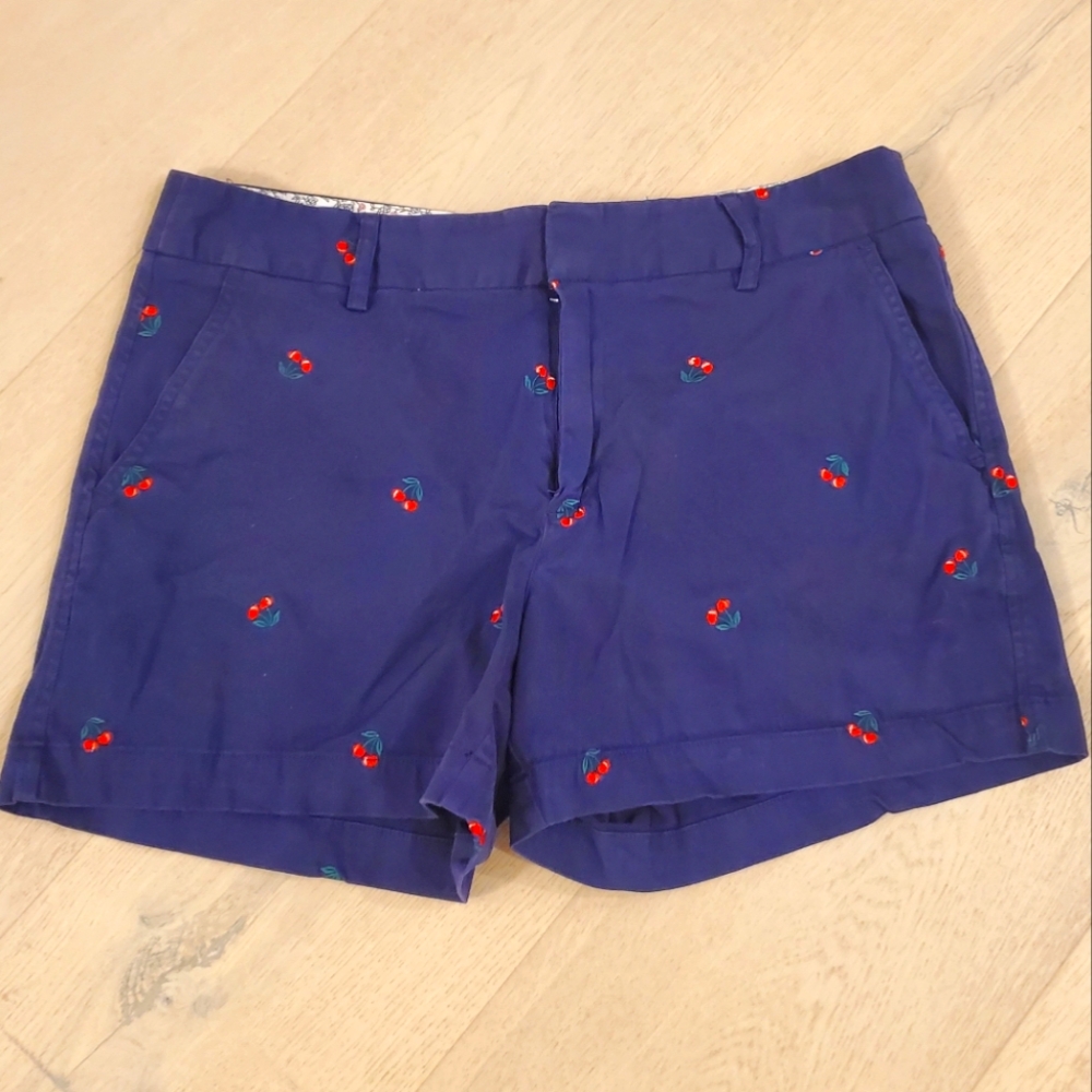 Jones & Co. Cherry 🍒 shorts Ladies sz.6